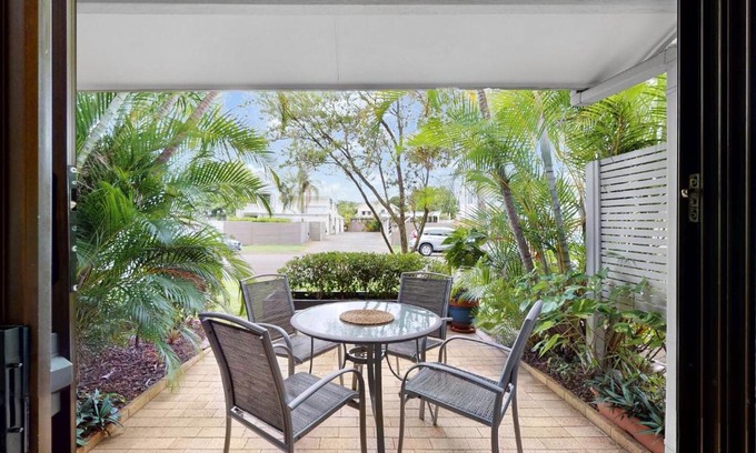 Noosaville Villa | 4 Kurrambah at Noosa Sound