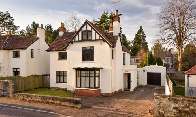 St. Andrews House | 4 Middleshade Road