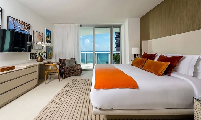 Hollywood South Central Beach Hotel | 4 Relaxing Sites With Pool, Sauna & Beach Access, Outdoor Pool, Kitchen!