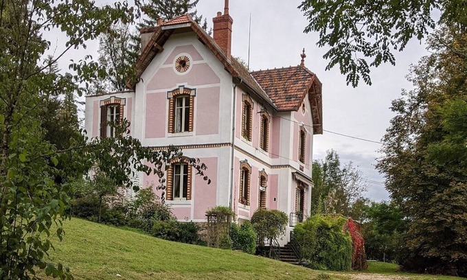 Chissey-en-Morvan House | 4-star holiday home w/old world charm, modern amenities & a private heated pool