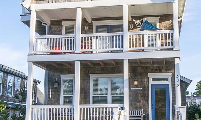 Lincoln Beach Cottage | 4-Stories of pure Fun, HotTub, Bikes, Master wKing