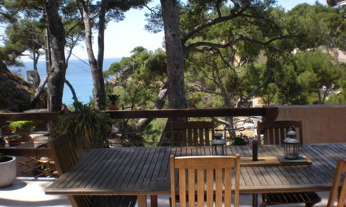 Ensues-la-Redonne Villa | 4* villa in Provence with sea view, 50m from the calanque.