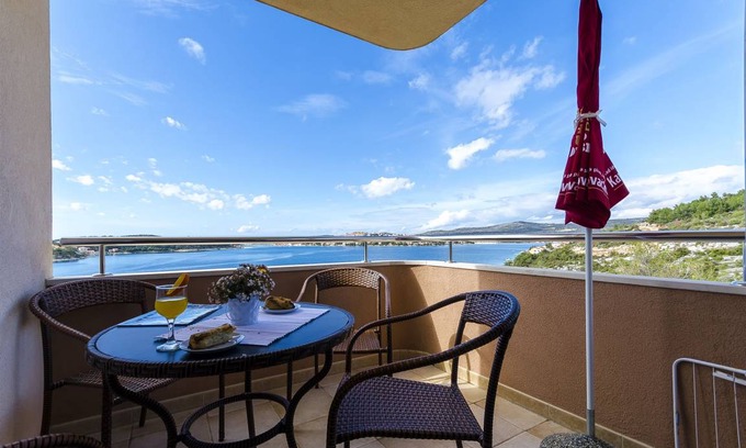 Rogoznica Apartment | 40 m² Apartment ∙ 1 bedroom ∙ 4 guests