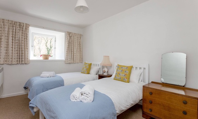 West End Apartment | 400 Dean Village Apartment