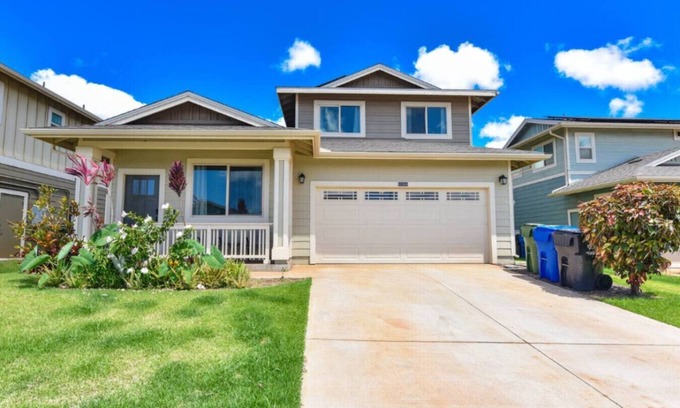 Ewa Apartment | 4BR/2.5BA New Build | Pool | W/D | Garage | Park