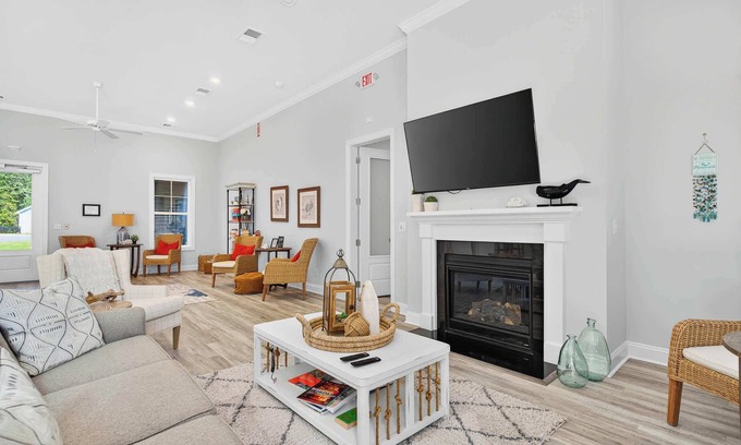 Ocean Isle Beach House | 4BR Townhouse with Golf View in Ocean Isle Beach
