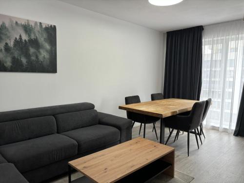 Tractorul Apartment | 4FriendsCoresiBrasov X