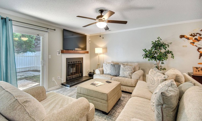 Norfolk - Virginia Beach House | 5 Mi to NAS Oceana: Townhome w/Fenced Yard!