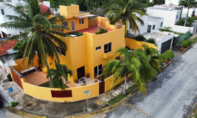 Downtown Cancun House | 5 min hotel zone family size casa del sol
