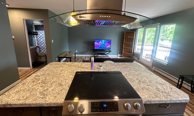 Turnagain Apartment | 5 minutes from airport & downtown! 2BR with balcony & free WIFI! Secured & Quiet