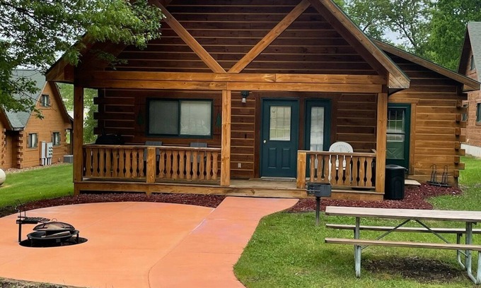 Warrens Villa | 5 Star Reviews! Very Clean!
