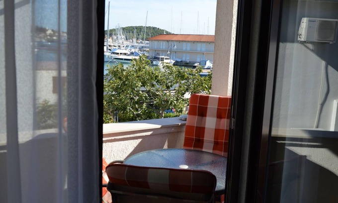 Rogoznica Apartment | 50 m² Apartment ∙ 1 bedroom ∙ 4 guests