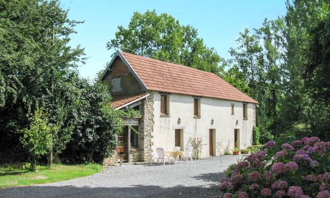 Savigny Other | 53 m² Accommodation ∙ 2 bedrooms ∙ 3 guests