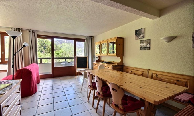 Saint-Jean-dʼAulps Apartment | 56 m² Apartment ∙ 2 bedrooms ∙ 6 guests