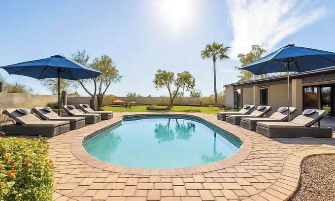 Paradise Heights Villa | 6 bd Desert Oasis w/Pool, Slide, Pickleball+More!