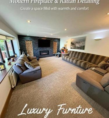 Walsall Villa | 6 Bedroom 4 bathroom House 14 guests or more in Birmingham, Wolverhampton, Walsall Contractors, Family & Groups
