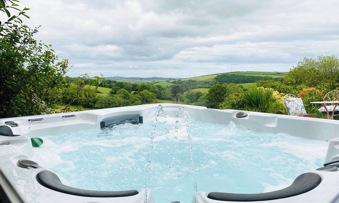 Moreleigh Cottage | 6 bedroom accommodation in Moreleigh