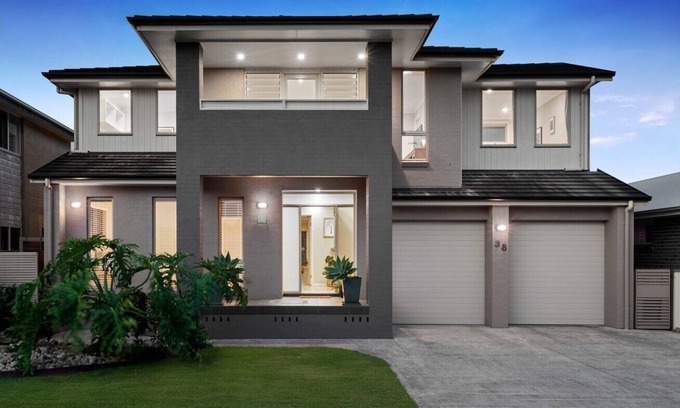 The Entrance North House | 6 Bedroom Beach & Lake Oasis