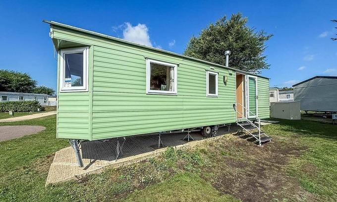Great Yarmouth House | 6 berth caravan at Cherry Tree Holiday Park in Norfolk ref 70724C