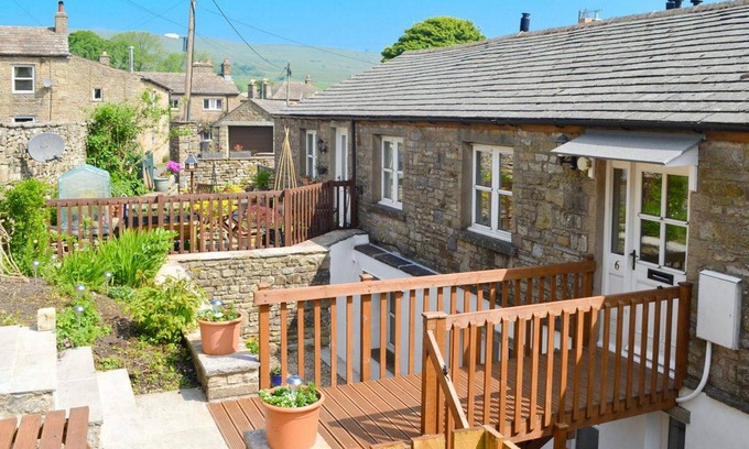 Bainbridge Cottage | 6 Riverdale