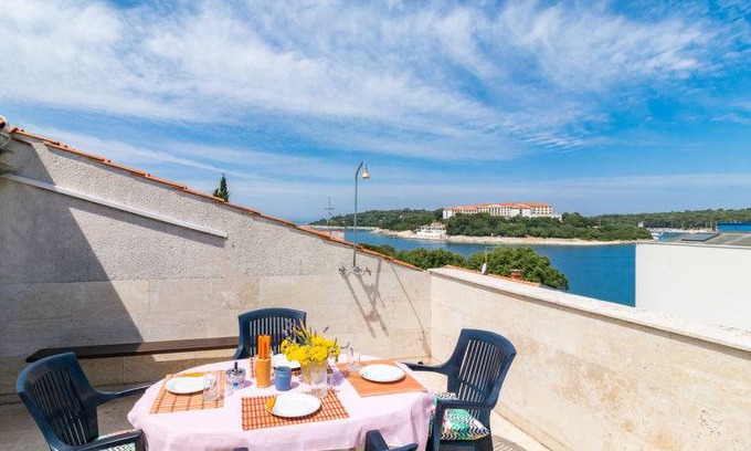 Pjescana Uvala Apartment | 65 m² Apartment ∙ 3 bedrooms ∙ 4 guests