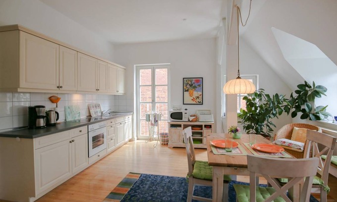 Husum Apartment | 65 m² Apartment ∙ 1 bedroom ∙ 2 guests