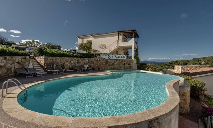 Baja Sardinia Apartment | 65 m² Apartment ∙ 2 bedrooms ∙ 6 guests