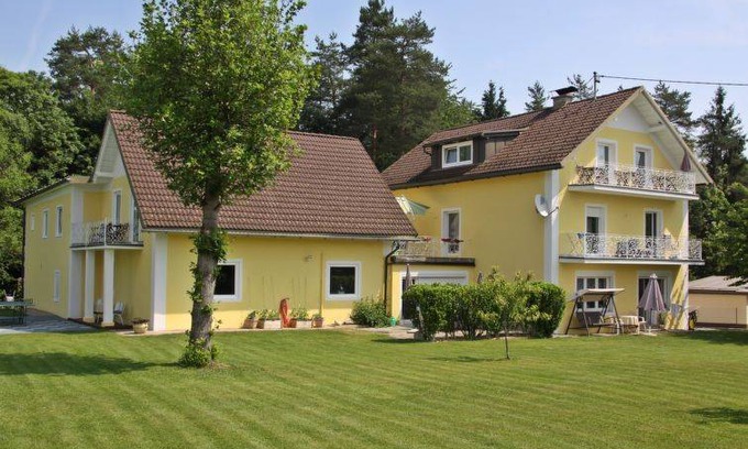 Velden am Worther See Apartment | 65 m² Apartment ∙ 2 bedrooms ∙ 4 guests
