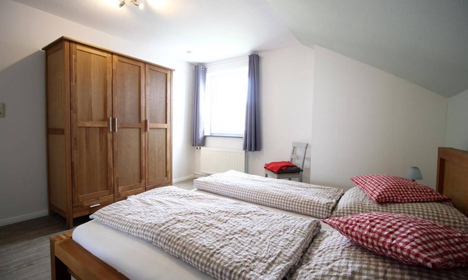 Vollerwiek Apartment | 65 m² Apartment ∙ 2 bedrooms ∙ 3 guests