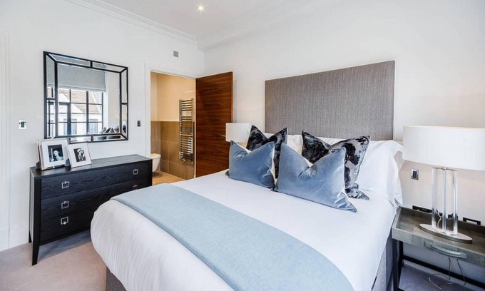 Hammersmith and Fulham Apartment | 65 m² Apartment ∙ 2 bedrooms ∙ 4 guests