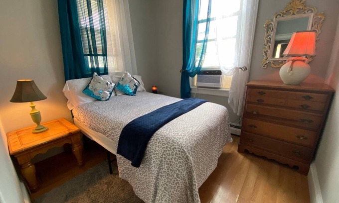 West New York Apartment | 650 m² Apartment ∙ 2 bedrooms ∙ 8 guests