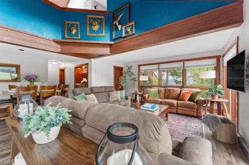 Keystone House | 67 W Hanson Road - Après-ski Summit Vista Retreat by Summit County Mountain Retreats