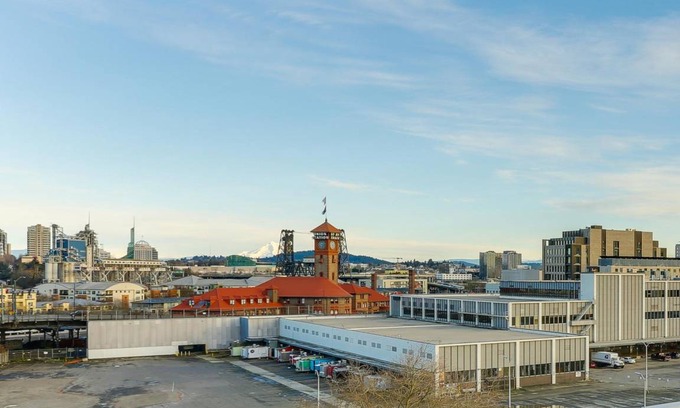 Pearl District Apartment | 69 m² Apartment ∙ 1 bedroom ∙ 4 guests
