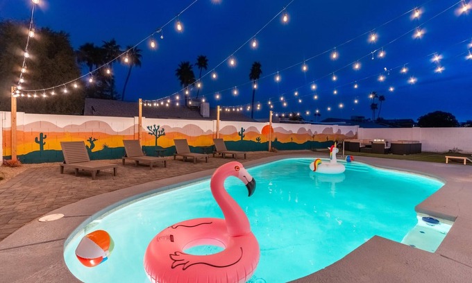 Glendale House | 6BR Paradise! Heated Pool | Arcade Room | Firepit