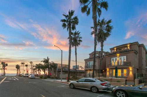 Huntington Beach House | 6th on the Beach HB House