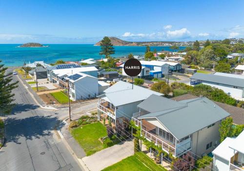 Encounter Bay House | 7 Tabernacle Road Encounter Bay - Linen Included