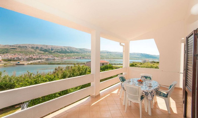 Pag Apartment | 70 m² Apartment ∙ 2 bedrooms ∙ 4 guests