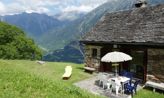 Acquarossa House | 70 m² House ∙ 2 bedrooms ∙ 6 guests