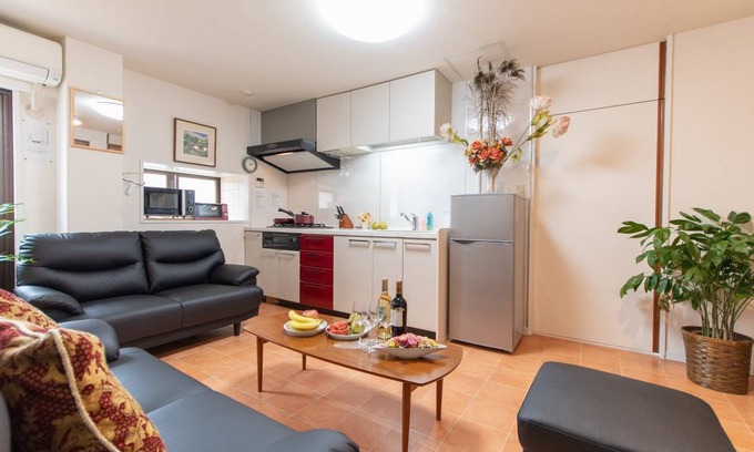 Shinjuku Hotel | 70 m² Hotel ∙ 3 bedrooms ∙ 9 guests