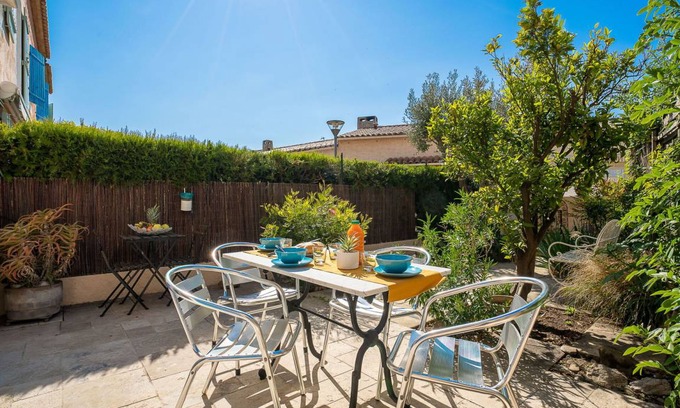 Hyeres Resort | 70 m² Resort ∙ 2 bedrooms ∙ 4 guests