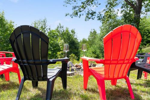 Conway House | 70 Private Acres-Sleeps 12-Fire Pit-Pet Friendly
