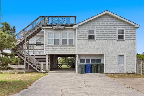 South Nags Head House | 7055 - Henry`s Hut