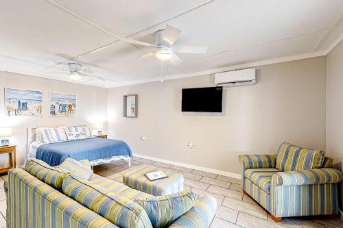 Perdido Key Coves One Apartment | 7213 Flood Reef - Unit 2