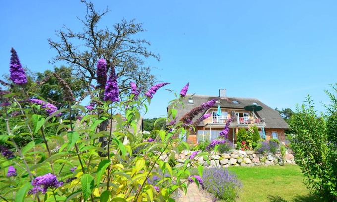 Gross Zicker Apartment | 75 m² Apartment ∙ 2 bedrooms ∙ 4 guests
