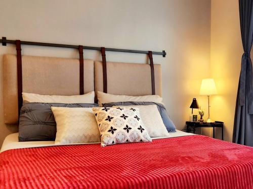 Bonifacio Global City Apartment | 7U BGC Spacious Cozy Suite Near St Lukes & Grand Hyatt & Uptown Mall & Mitsukoshi FREE Parking with Washer