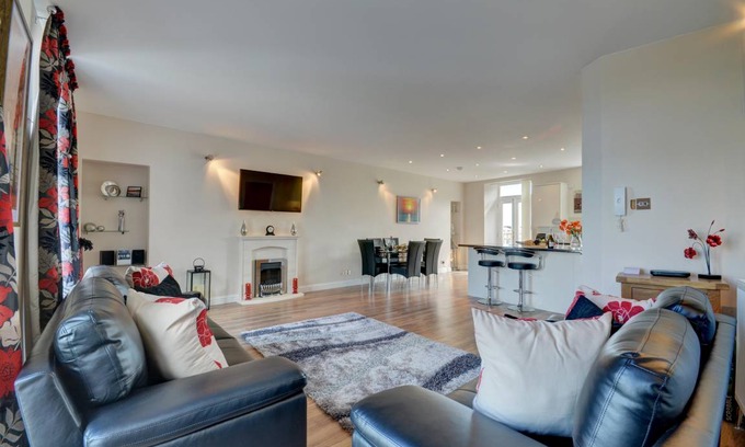 Hele Cottage | 8 Cove View
