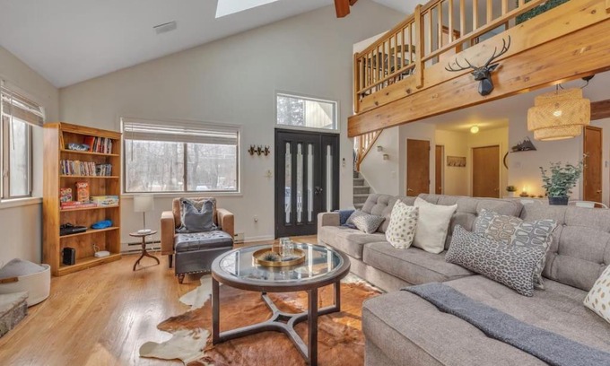 Long Pond House | 8 min to Kalahari and Camelback Great for Families
