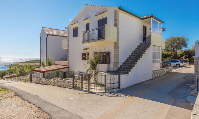 Rogoznica Apartment | 80 m² Apartment ∙ 3 bedrooms ∙ 8 guests