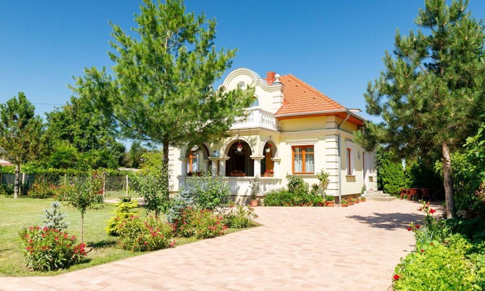 Balatonoszod Apartment | 80 m² Apartment ∙ 1 bedroom ∙ 5 guests