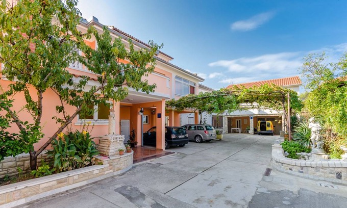 Rab Apartment | 80 m² Apartment ∙ 2 bedrooms ∙ 6 guests